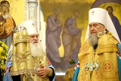 Одиннадцать архиереев молились в кафедральном соборе Ташкента за Божественной литургией