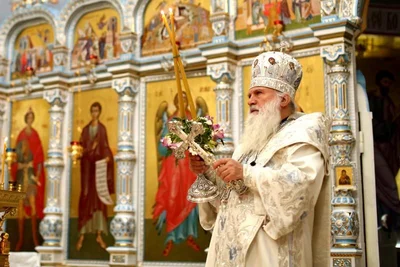 На праздник Преображения Господня митрополит Викентий освятил яблоки и виноград