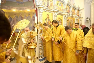 Одиннадцать архиереев молились в кафедральном соборе Ташкента за Божественной литургией