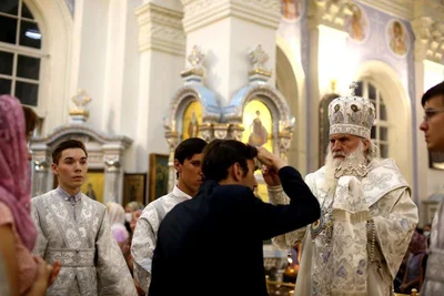 На праздник Преображения Господня митрополит Викентий освятил яблоки и виноград