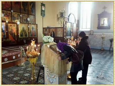 Дорогие братья и сестры, поздравляем Вас с Рождеством Христовым!