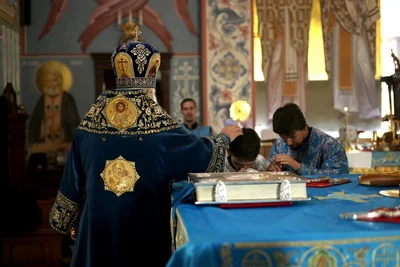 В праздник Казанской иконы Божией Матери в соборе митрополит Викентий совершил дьяконскую хиротонию