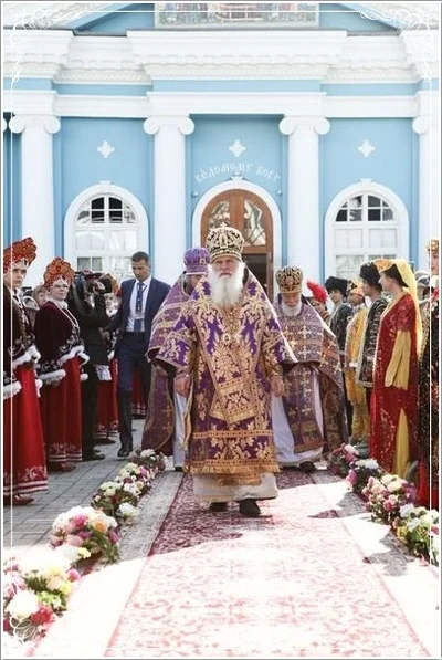 Патриарх Кирилл совершил великий чин освящения главного храма епархии и всего Среднеазиатского митрополичьего округа
