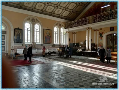 Русская православная церковь отмечает праздник Введения во храм Пресвятой Богородицы