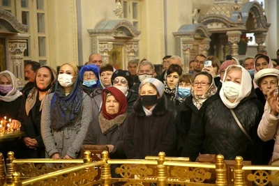 Одиннадцать архиереев молились в кафедральном соборе Ташкента за Божественной литургией