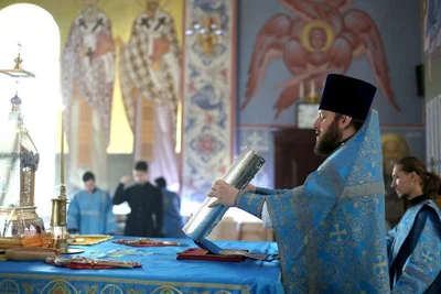 В праздник Казанской иконы Божией Матери в соборе митрополит Викентий совершил дьяконскую хиротонию