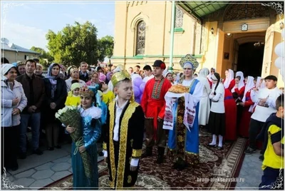 Святейший Патриарх Кирилл совершил вечернее богослужение в соборе святителя Алексия Московского в Самарканде. 30. 09. 2017.