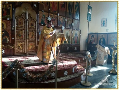 Дорогие братья и сестры, поздравляем Вас с Рождеством Христовым!