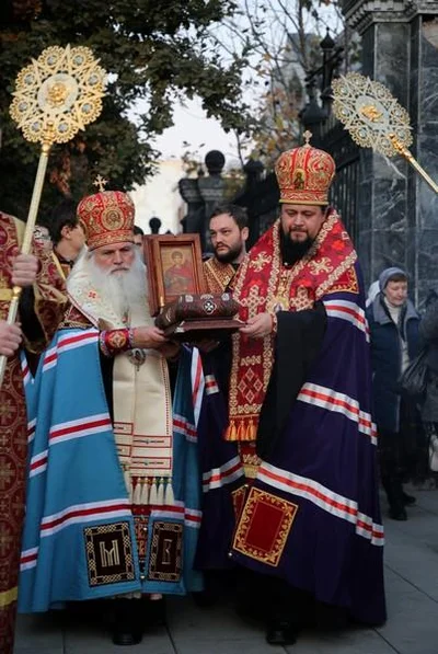 В Ташкент доставлен ковчег с частицей мощей святого великомученика Димитрия Солунского