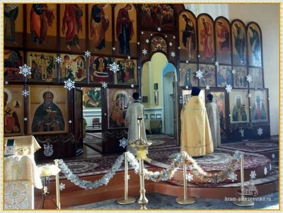 Дорогие братья и сестры, поздравляем Вас с Рождеством Христовым!