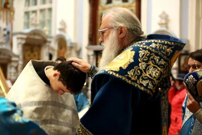 В праздник Казанской иконы Божией Матери в соборе митрополит Викентий совершил дьяконскую хиротонию