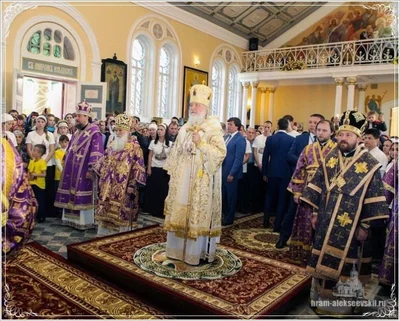 Святейший Патриарх Кирилл совершил вечернее богослужение в соборе святителя Алексия Московского в Самарканде. 30. 09. 2017.