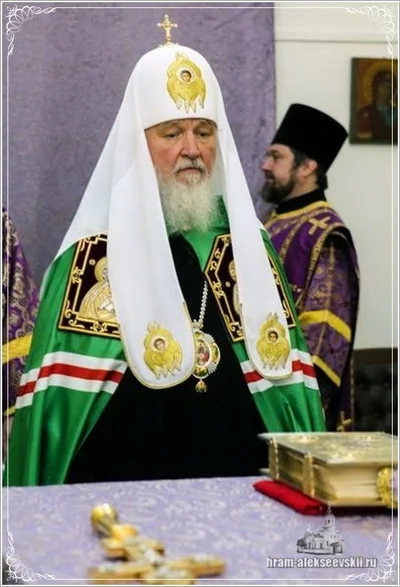 Святейший Патриарх Кирилл совершил вечернее богослужение в соборе святителя Алексия Московского в Самарканде. 30. 09. 2017.