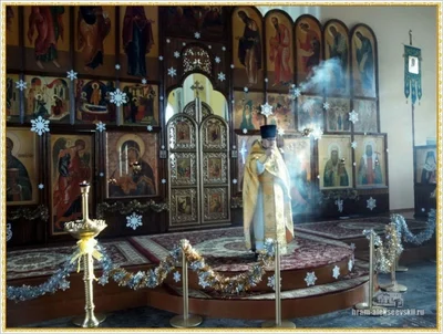 Дорогие братья и сестры, поздравляем Вас с Рождеством Христовым!