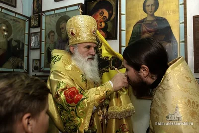 Архипастырь посетил молитвенный дом в Каттакургане