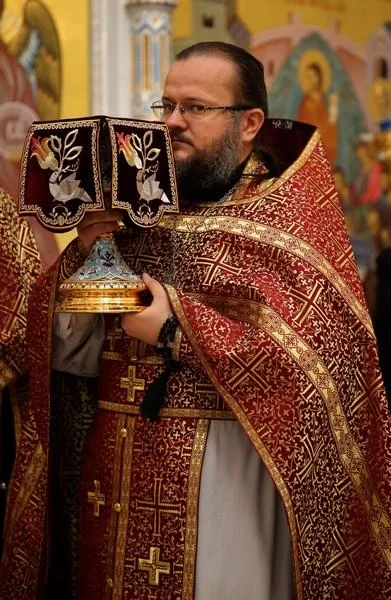 В Ташкент доставлен ковчег с частицей мощей святого великомученика Димитрия Солунского