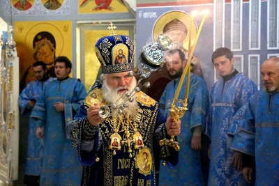 В праздник Введения во храм Пресвятой Богородицы митрополит Викентий совершил пресвитерскую и диаконскую хиротонии