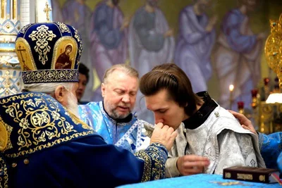 В праздник Введения во храм Пресвятой Богородицы митрополит Викентий совершил пресвитерскую и диаконскую хиротонии