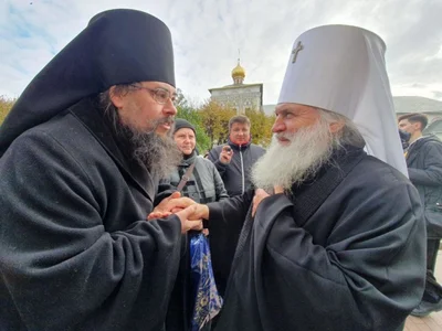 Митрополит Ташкентский и Узбекистанский Викентий сослужил Святейшему Патриарху Московскому и всея Руси Кириллу в молебне перед чтимой иконой преподобного Сергия Радонежского