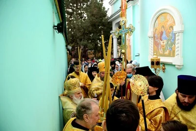 Митрополит Викентий возглавил торжественную службу в честь престольного праздника храма в Свято-Троицком Никольском женском монастыре