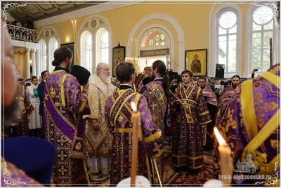 Святейший Патриарх Кирилл совершил вечернее богослужение в соборе святителя Алексия Московского в Самарканде. 30. 09. 2017.