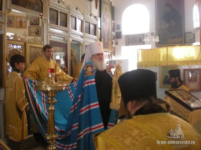 Митрополит Викентий вручил награду старейшему священнику самаркандского благочиния
