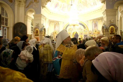 Одиннадцать архиереев молились в кафедральном соборе Ташкента за Божественной литургией