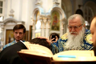 В праздник Казанской иконы Божией Матери в соборе митрополит Викентий совершил дьяконскую хиротонию