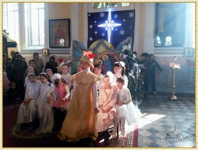 Дорогие братья и сестры, поздравляем Вас с Рождеством Христовым!