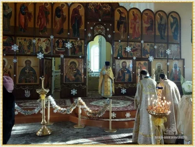 Дорогие братья и сестры, поздравляем Вас с Рождеством Христовым!