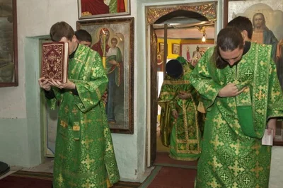 Богослужение архиерейским чином в Денау