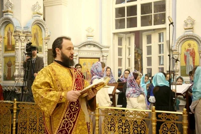 Одиннадцать архиереев молились в кафедральном соборе Ташкента за Божественной литургией