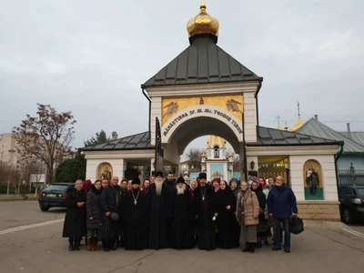 Митрополит Викентий посещает Православную Церковь Молдовы