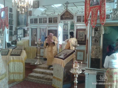 Митрополит Викентий вручил награду старейшему священнику самаркандского благочиния