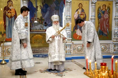Поминовение усопших совершил митрополит Викентий в соборе