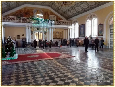 Дорогие братья и сестры, поздравляем Вас с Рождеством Христовым!