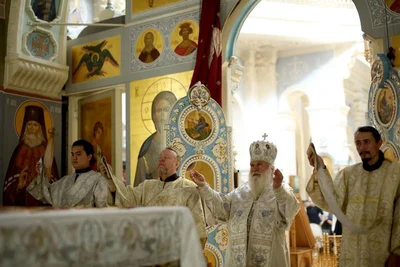На праздник Преображения Господня митрополит Викентий освятил яблоки и виноград