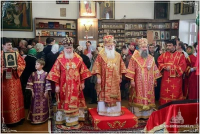 Перед отъездом из Самарканда митрополит Викентий, митрополит Климент и епископ Питирим совершили вечернее Богослужение в Свято-Георгиевском храме