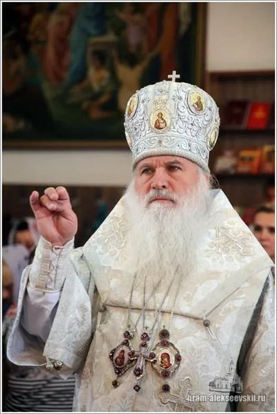 В Самарканде митрополит Викентий совершил Литургию, Таинство Крещения и освятил купол для Свято-Георгиевского храма