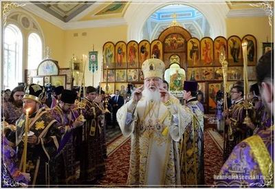 Святейший Патриарх Кирилл совершил вечернее богослужение в соборе святителя Алексия Московского в Самарканде. 30. 09. 2017.