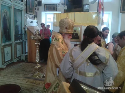 Митрополит Викентий вручил награду старейшему священнику самаркандского благочиния