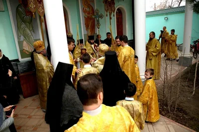 Митрополит Викентий возглавил торжественную службу в честь престольного праздника храма в Свято-Троицком Никольском женском монастыре