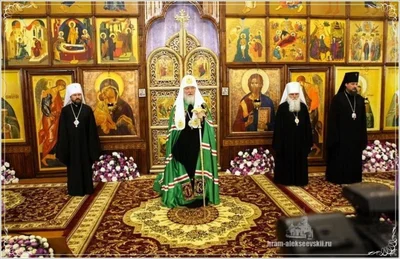 Святейший Патриарх Кирилл совершил вечернее богослужение в соборе святителя Алексия Московского в Самарканде. 30. 09. 2017.