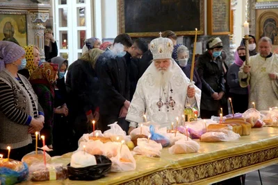 Поминовение усопших совершил митрополит Викентий в соборе