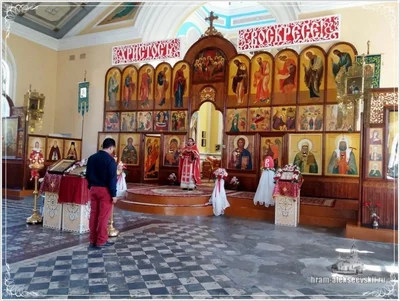 Радоница. Поделиться с нашими усопшими радостью Воскресения Христова.