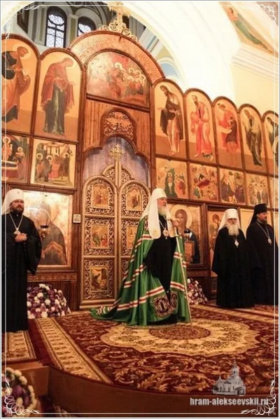 Святейший Патриарх Кирилл совершил вечернее богослужение в соборе святителя Алексия Московского в Самарканде. 30. 09. 2017.