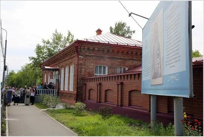 Последними пунктами пребывания паломников на Уральской земле стали Алапаевск и Новотихвинский монастырь в Екатеринбурге
