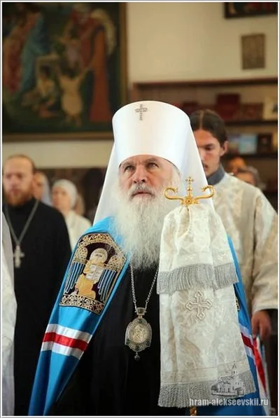 В Самарканде митрополит Викентий совершил Литургию, Таинство Крещения и освятил купол для Свято-Георгиевского храма