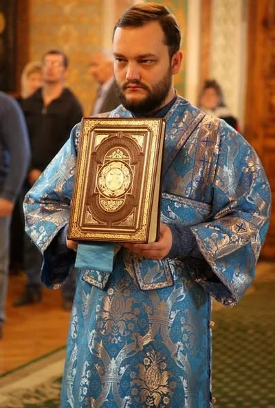 Митрополит Викентий доставил мощевик с частицей мощей святителя Николая Сербского в Свято-Троицкий Никольский женский монастырь