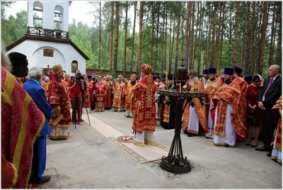 Последними пунктами пребывания паломников на Уральской земле стали Алапаевск и Новотихвинский монастырь в Екатеринбурге